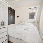 View To Bryggen - Renovated Dec 24 - Historic Cobblestone Street *