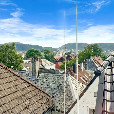 View To Bryggen - Renovated Dec 24 - Historic Cobblestone Street Daire *