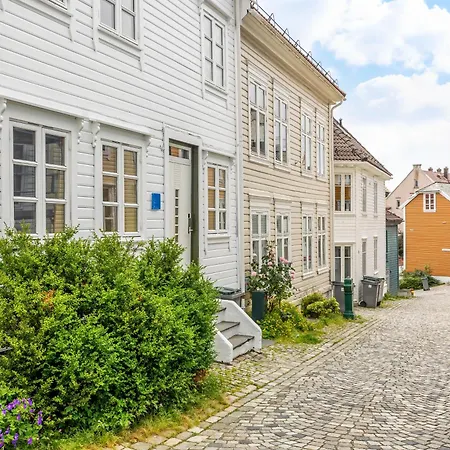 View To Bryggen - Renovated Dec 24 - Historic Cobblestone Street Daire