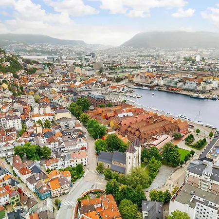 View To Bryggen - Renovated Dec 24 - Historic Cobblestone Street