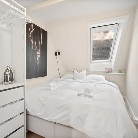 View To Bryggen - Renovated Dec 24 - Historic Cobblestone Street *