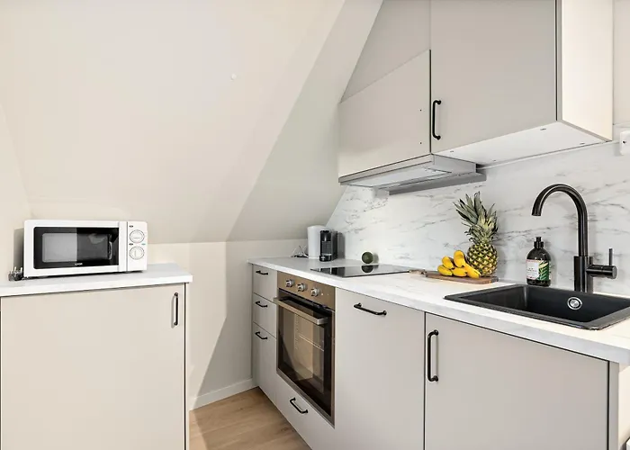View To Bryggen - Renovated Dec 24 - Historic Cobblestone Street Apartment Bergen