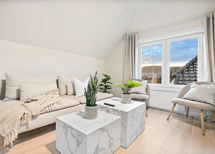View To Bryggen - Renovated Dec 24 - Historic Cobblestone Street Apartment *